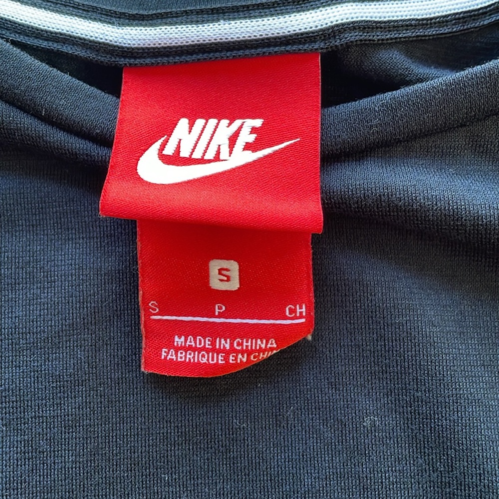 Nike Top - Picture 3 of 7